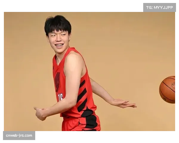 球探报告：杨瀚森防守潜力获认可，进攻端需适应节奏