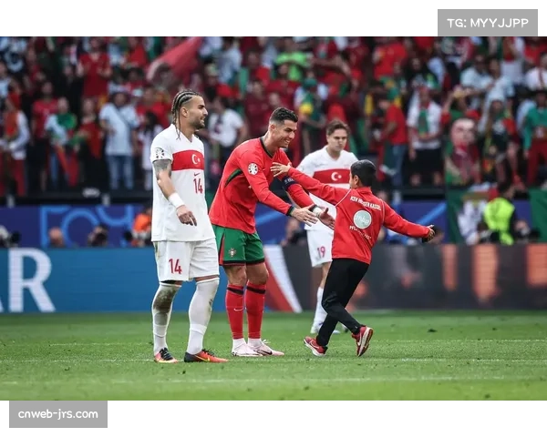 尼斯主帅弗兰克-海斯在球迷冲突事件后表达辞意，愿放弃遣散费。