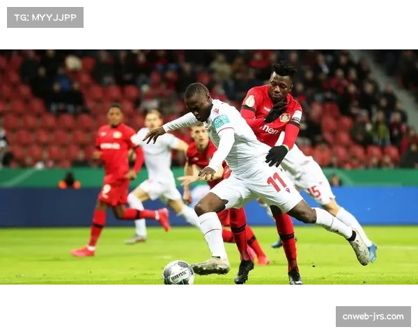 斯图加特半场逼平拜仁，VAR吹球成转折点凸显心态崩溃短板