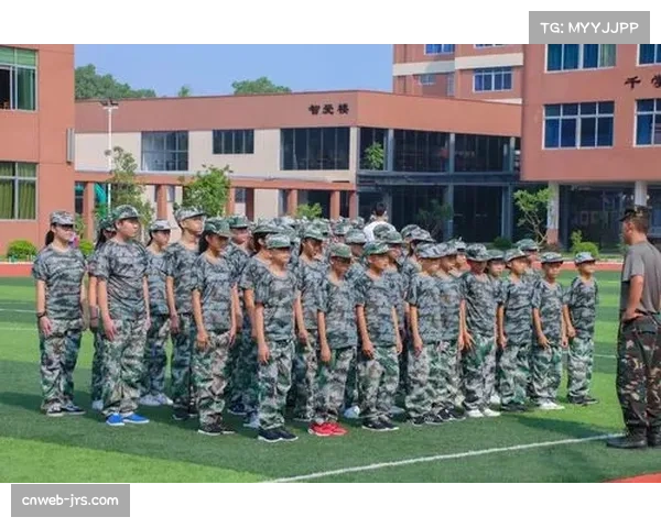 英超俱乐部开放日，青少年训练营报名火爆