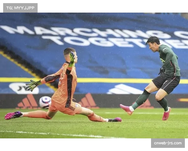 争议时刻:那不勒斯进球因越位毫米级判罚被取消,球员激烈抗议 争议时刻:那不勒斯进球因越位毫米级判罚被取消,球员激烈抗议